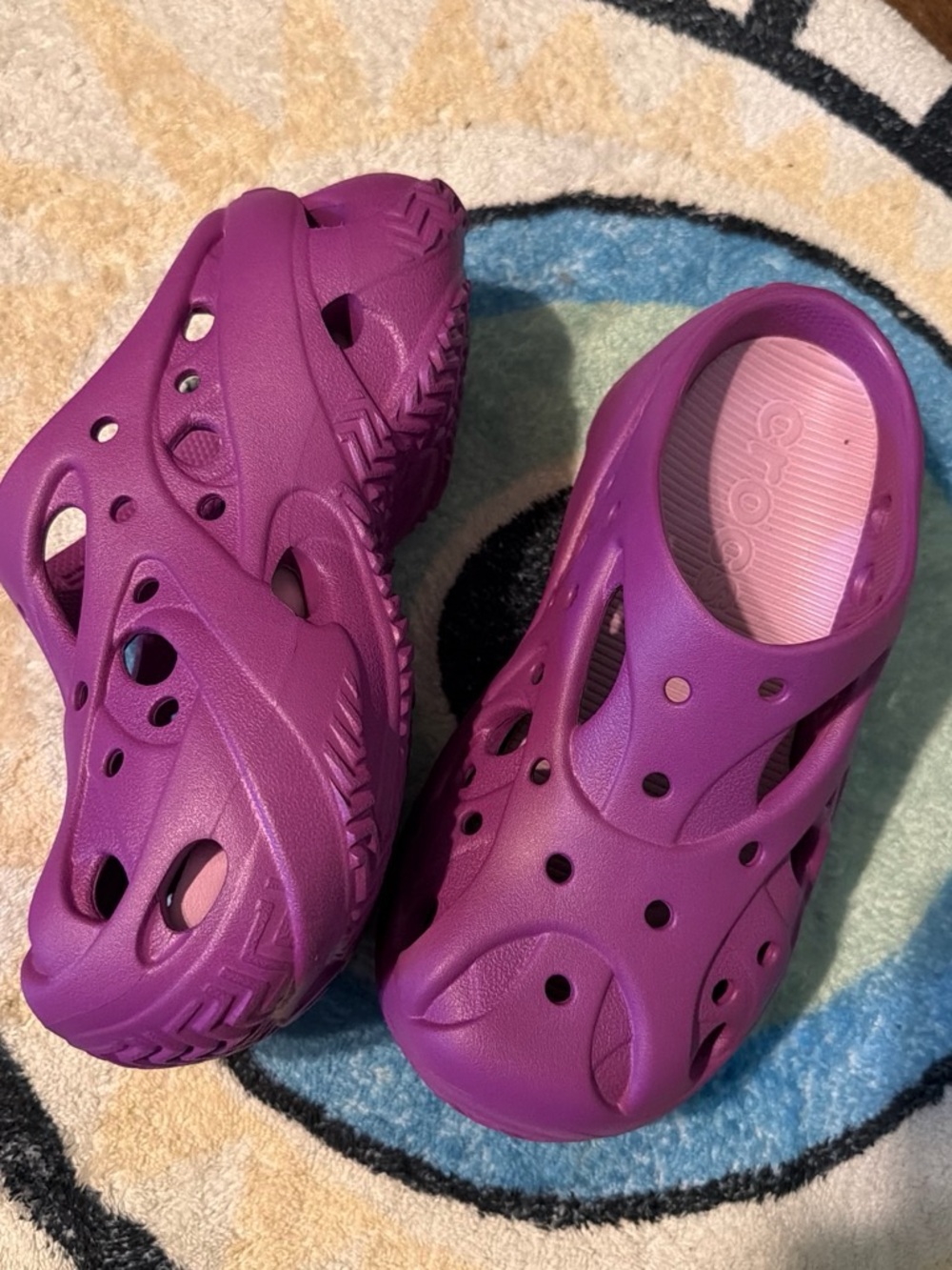 CROCS Womens' Bright Purple Lightweight Water Clogs